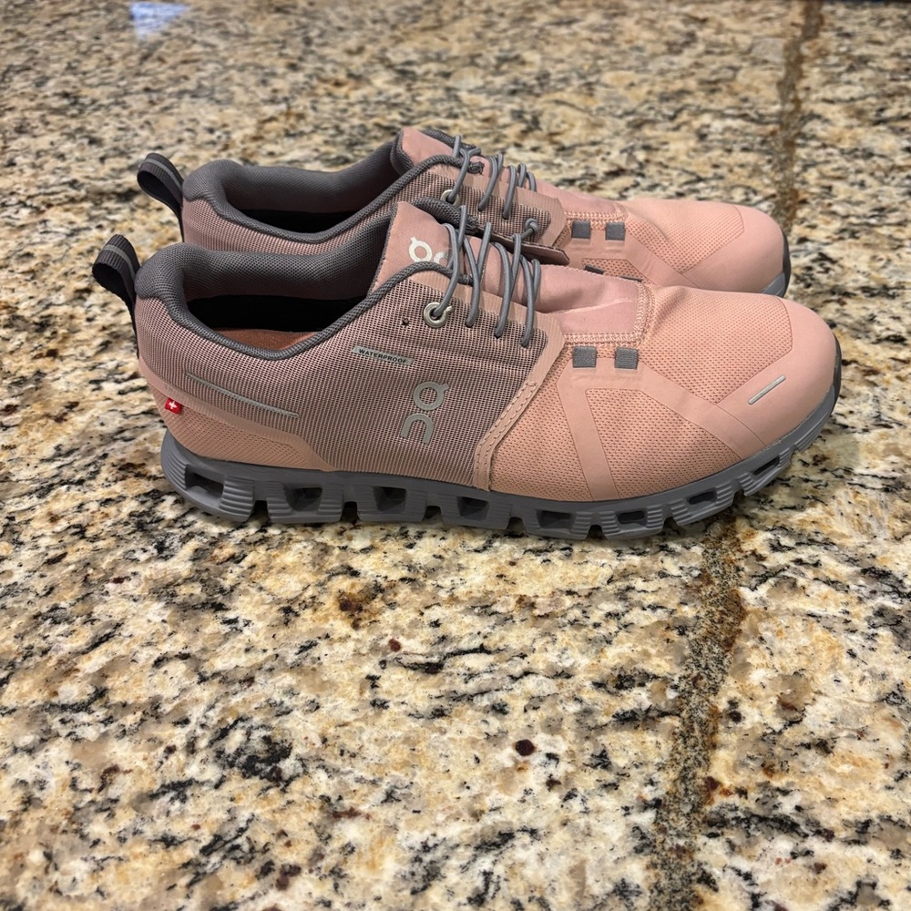 ON Women's Pink and Gray Athletic Shoes - like new! *waterproof*